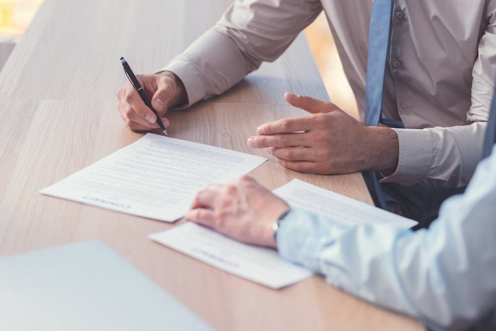 Comment le contrat d'intérim peut-il aider à surmonter les crises économiques ?