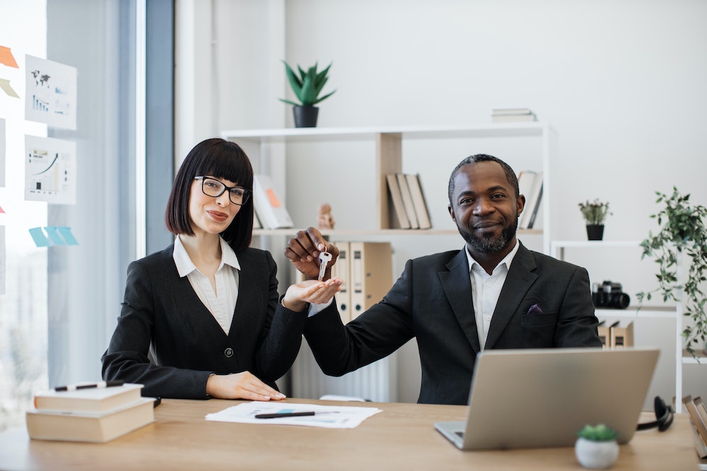Créer une agence immobilière : guide complet pour les entrepreneurs ambitieux